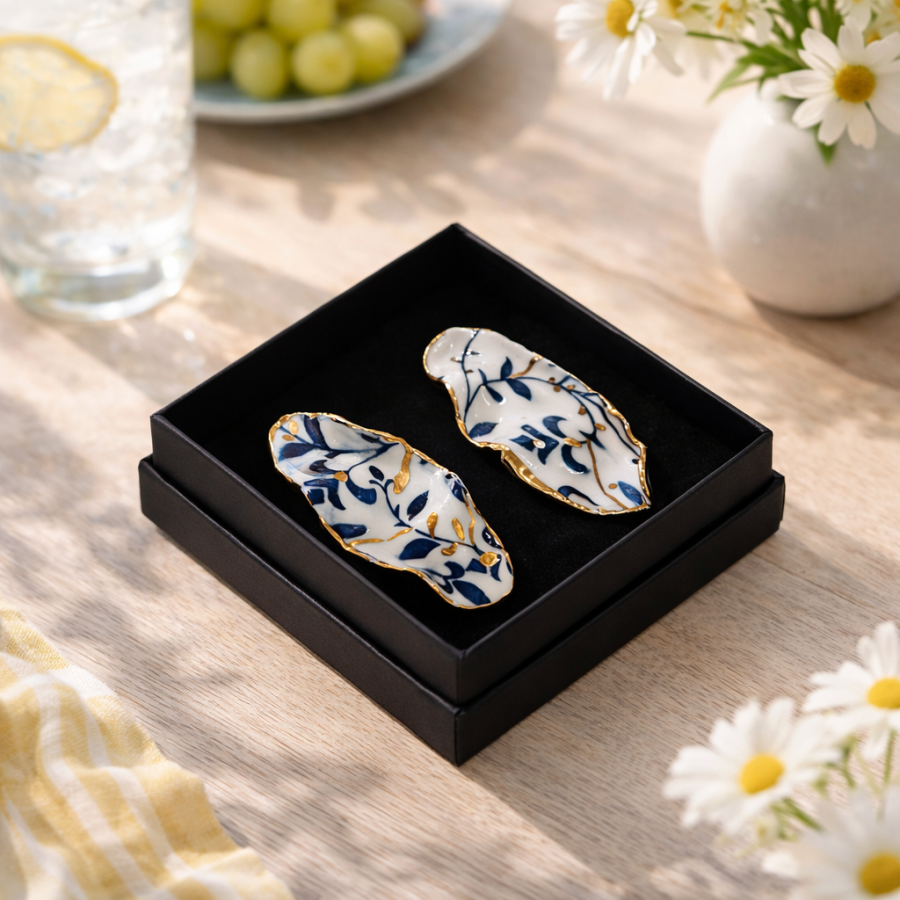 maži dalykai. balto porceliano auskarai