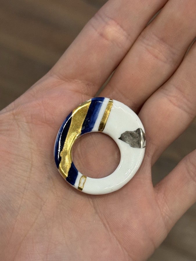 maži dalykai. balto porceliano žiedas 