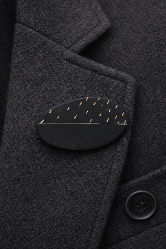 maži dalykai. juodo porceliano segė