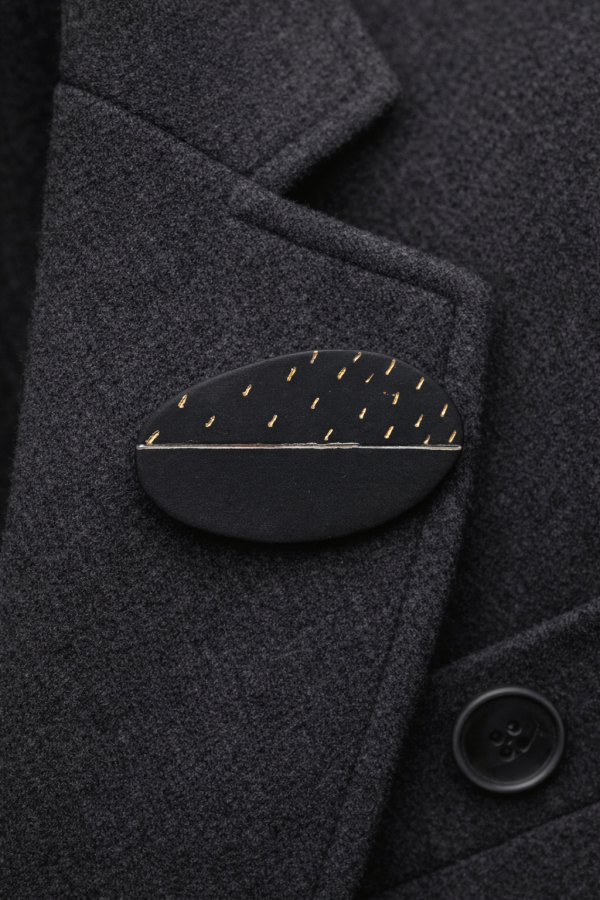 maži dalykai. juodo porceliano segė