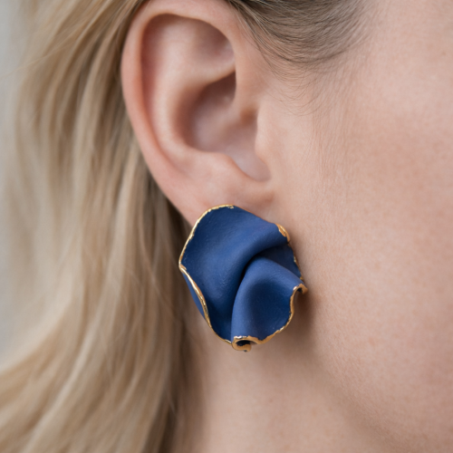 maži dalykai. mėlyno porceliano auskarai