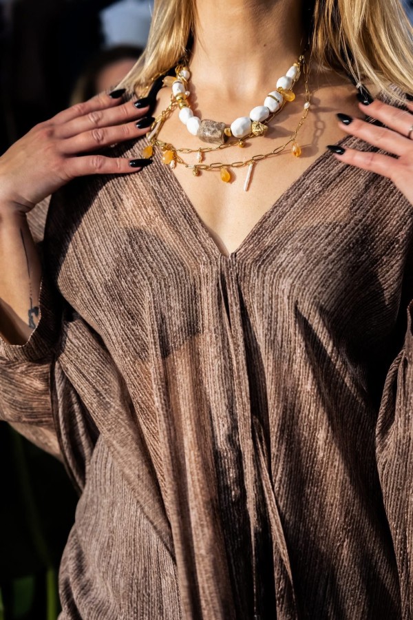 Maži dalykai. porceliano kaklo papuošalas