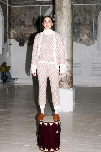 Mild power. vilnonės kelnės