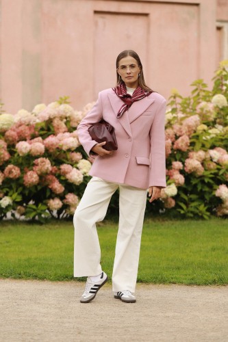 mudvii. Velvetinės kelnės HUMBLE Balta