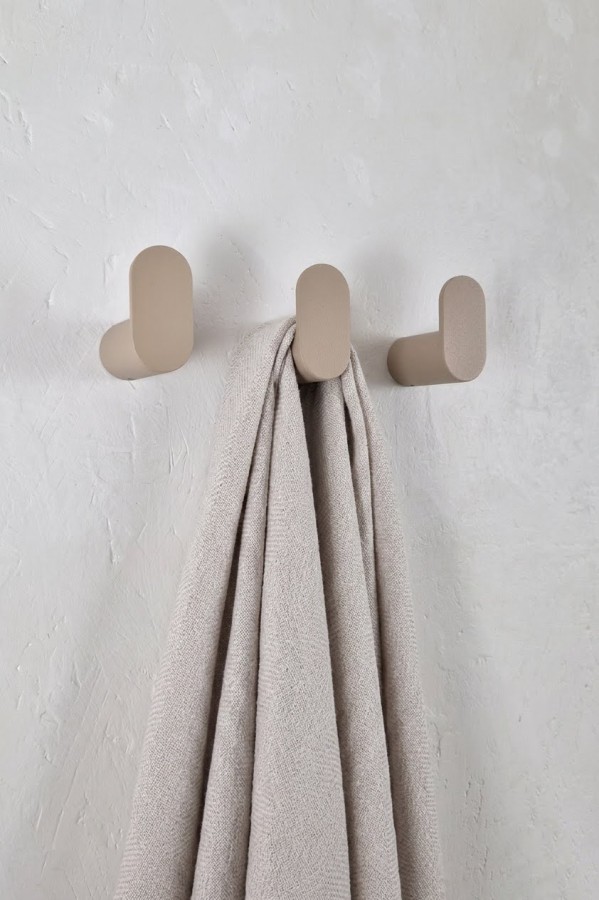 namuos. Minimalistinis sieninis kabliukas BAUHAUS namuos. Minimalistinis sieninis kabliukas BAUHAUS
