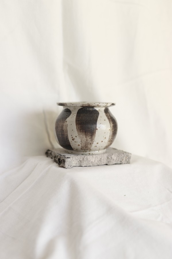 park bench ceramics. Bud vaza