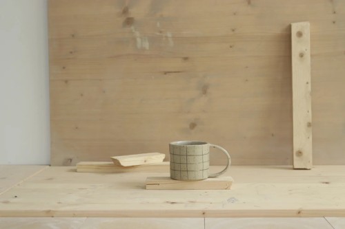 park bench ceramics. D puodelis in grid