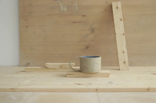 park bench ceramics. D puodelis raw blue