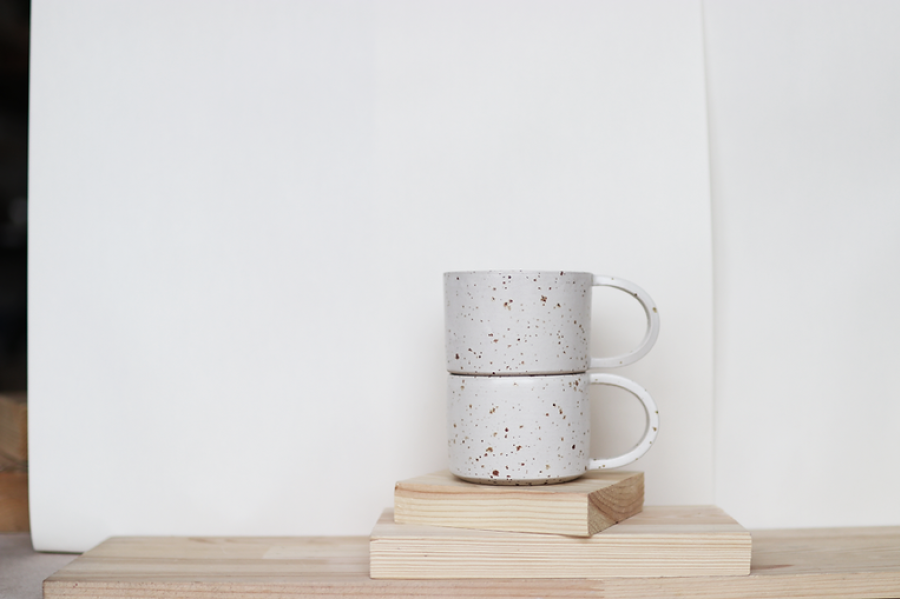 park bench ceramics. D puodelis white