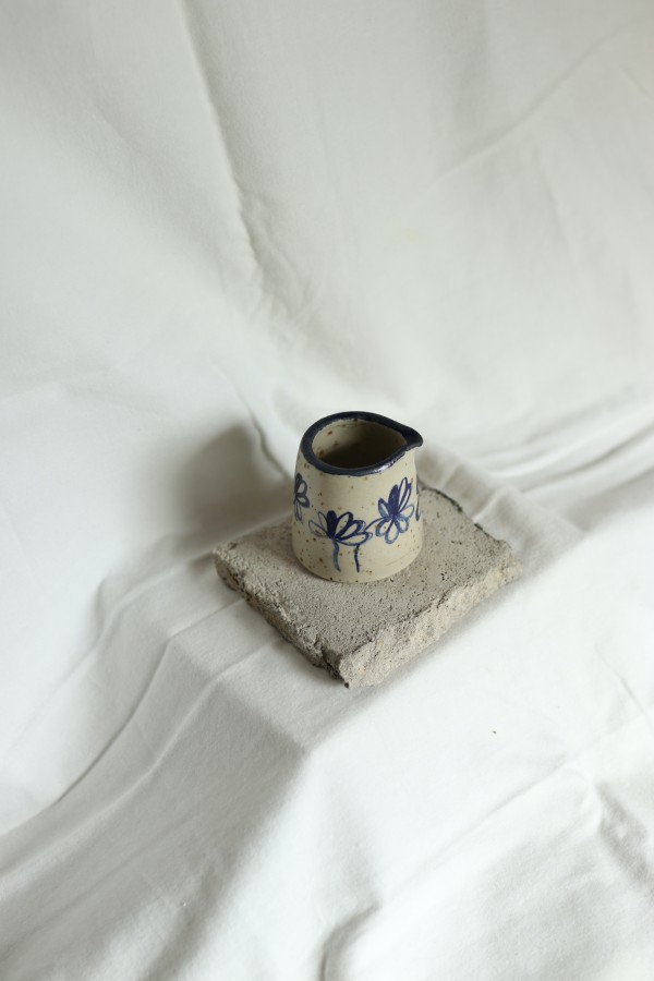 park bench ceramics. pieno ąsotis blue