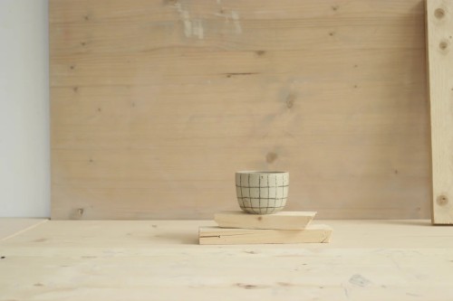 park bench ceramics. sip puodelis in grid