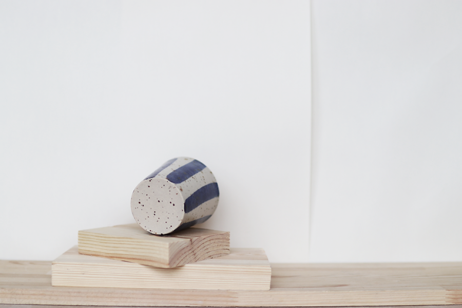 park bench ceramics. Tumbler puodelis