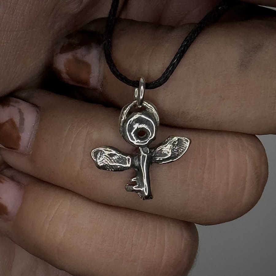 Pūška. unisex pakabukas luna su grandinėle