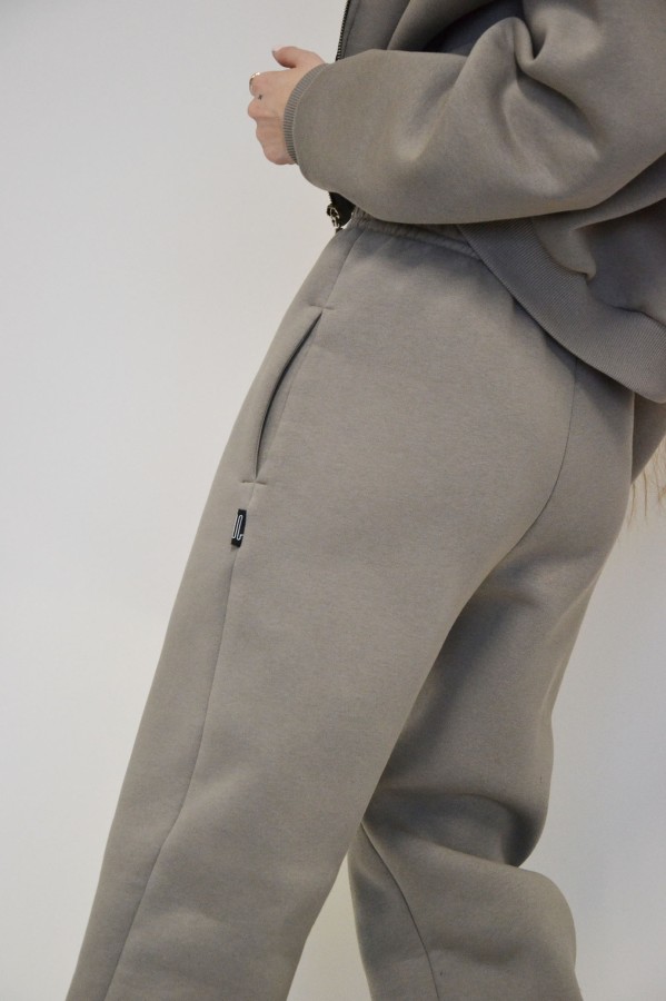 Radiator. Kelnės Straight legs