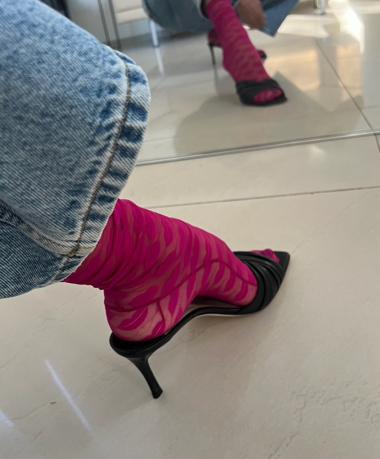 Reve rose. Kojinaitės Ciklameninės lūpytės
