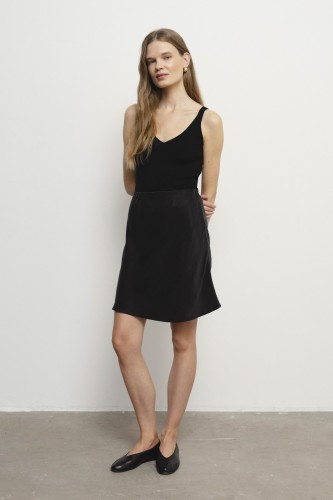 Robi agnes. BELLE SIJONAS juodas