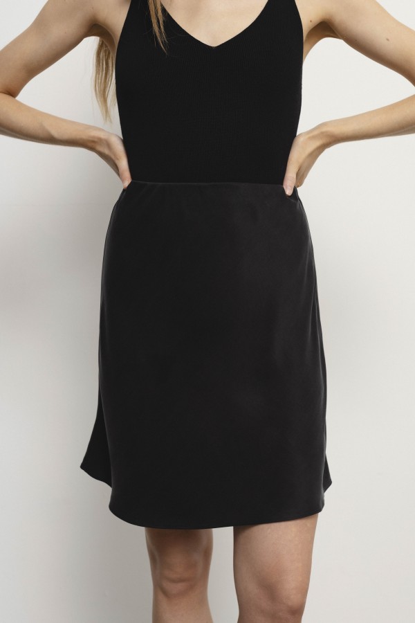 Robi agnes. BELLE SIJONAS juodas