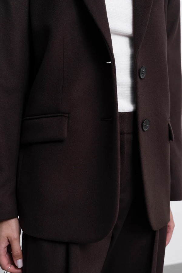 robi agnes. Celine švarkas puspaltis