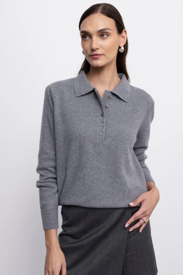 robi agnes. Charlotte palaidinė pilka