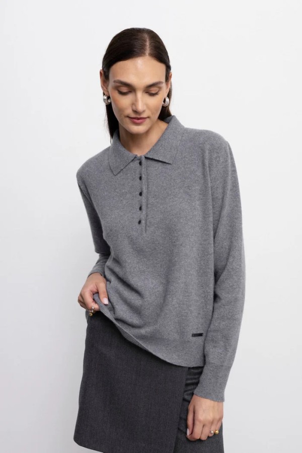 robi agnes. Charlotte palaidinė pilka