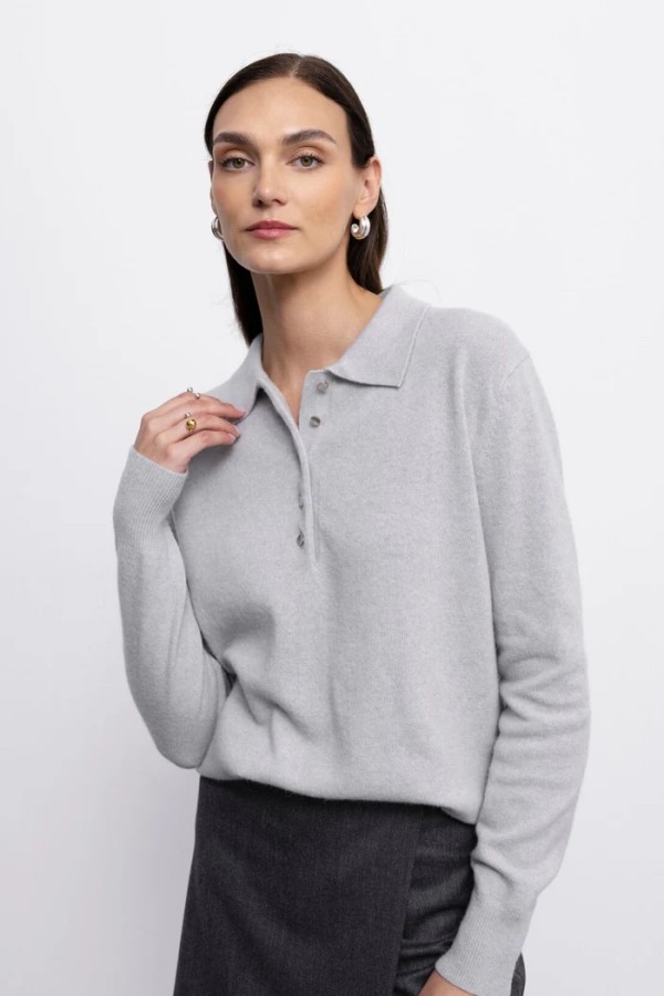 robi agnes. Charlotte palaidinė šviesiai pilka