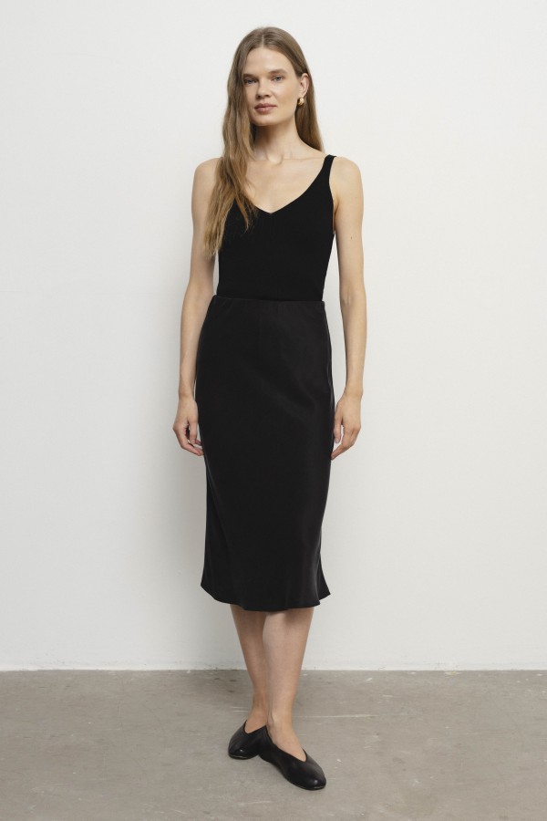 Robi agnes. ISABELLE SIJONAS juodas