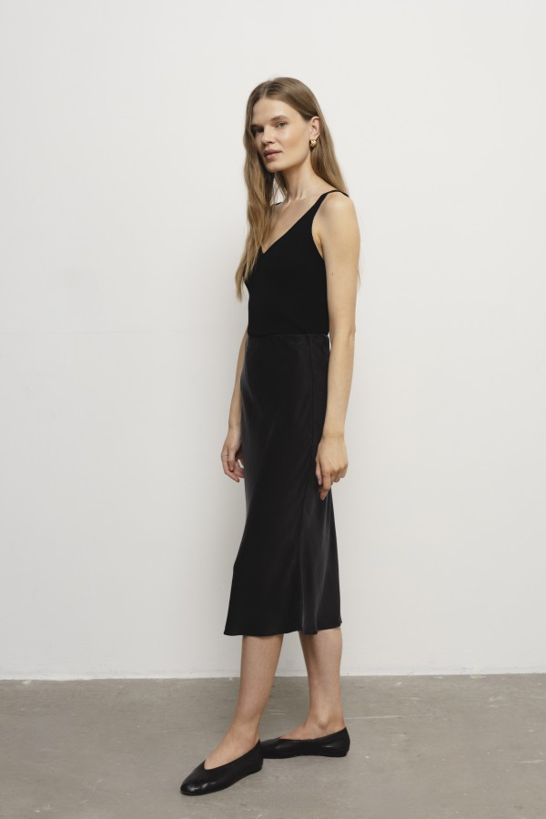 Robi agnes. ISABELLE SIJONAS juodas