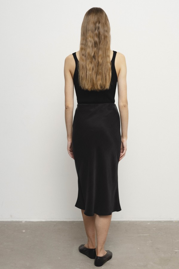 Robi agnes. ISABELLE SIJONAS juodas