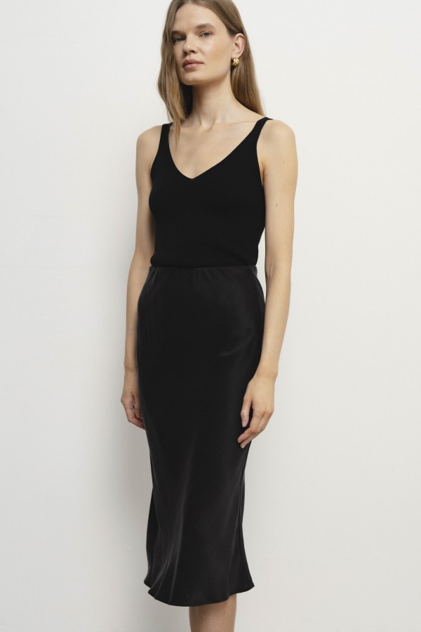 Robi agnes. ISABELLE SIJONAS juodas