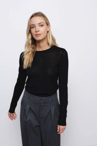 ROBI AGNES. palaidinė LINA juoda