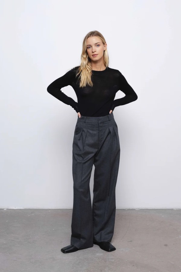 ROBI AGNES. palaidinė LINA juoda