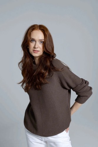 Robi agnes. Suzy megztinis rudas