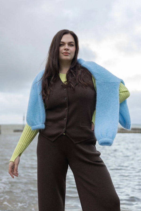 salanida. Galante megzta merino liemenė