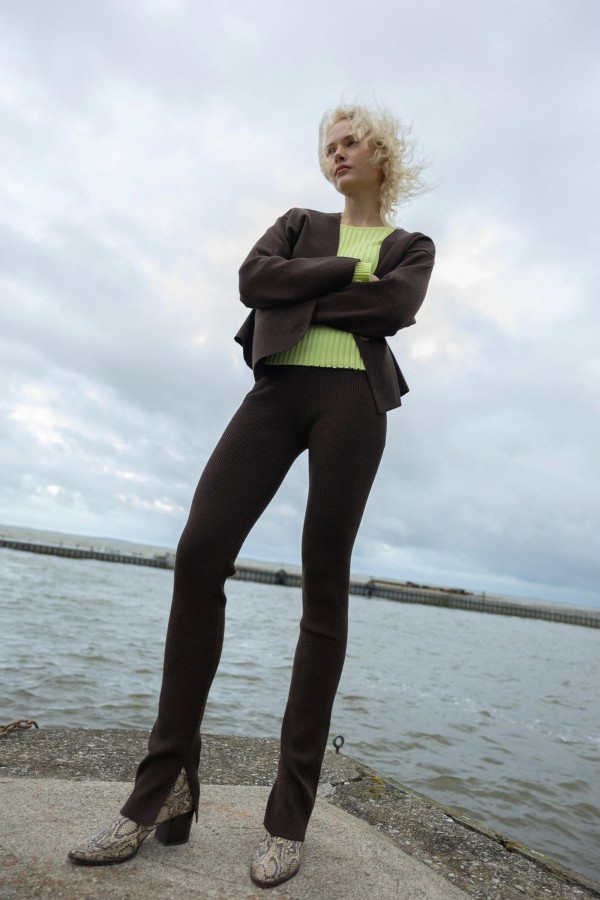 Salanida. Barra stulpeliu megztos Merino vilnos tamprės Salanida. Barra stulpeliu megztos Merino vilnos tamprės