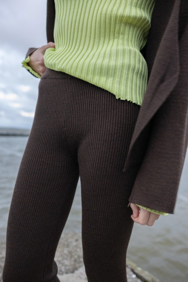 Salanida. Barra stulpeliu megztos Merino vilnos tamprės Salanida. Barra stulpeliu megztos Merino vilnos tamprės