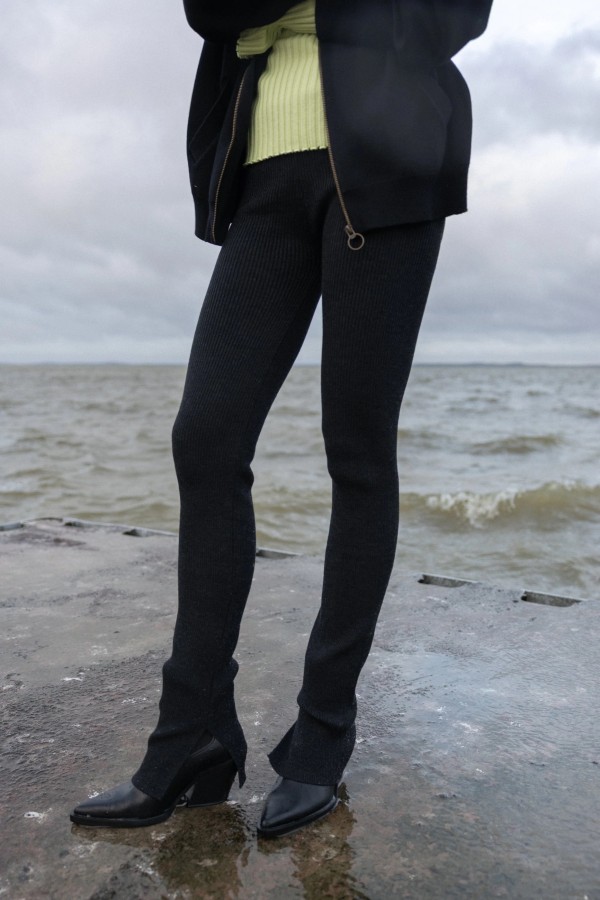 Salanida. Barra stulpeliu megztos Merino vilnos tamprės Salanida. Barra stulpeliu megztos Merino vilnos tamprės