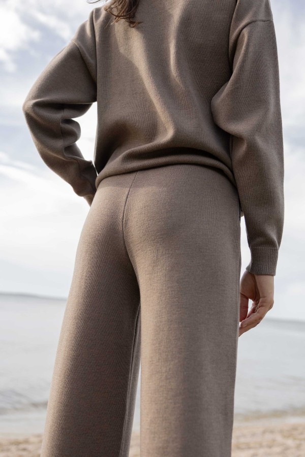 Salanida. Bene plačios merino kelnės Taupe Salanida. Bene plačios merino kelnės Taupe