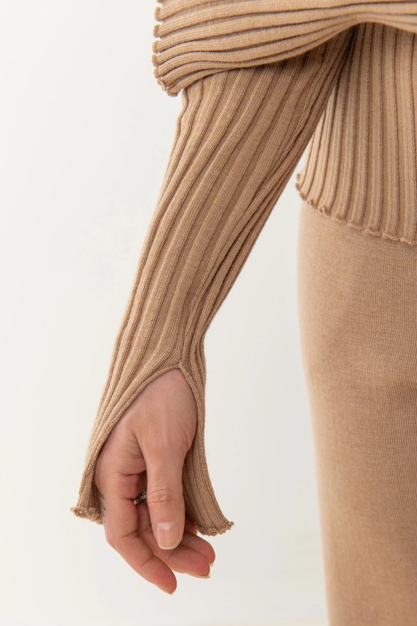 Salanida. Brera merino palaidinė