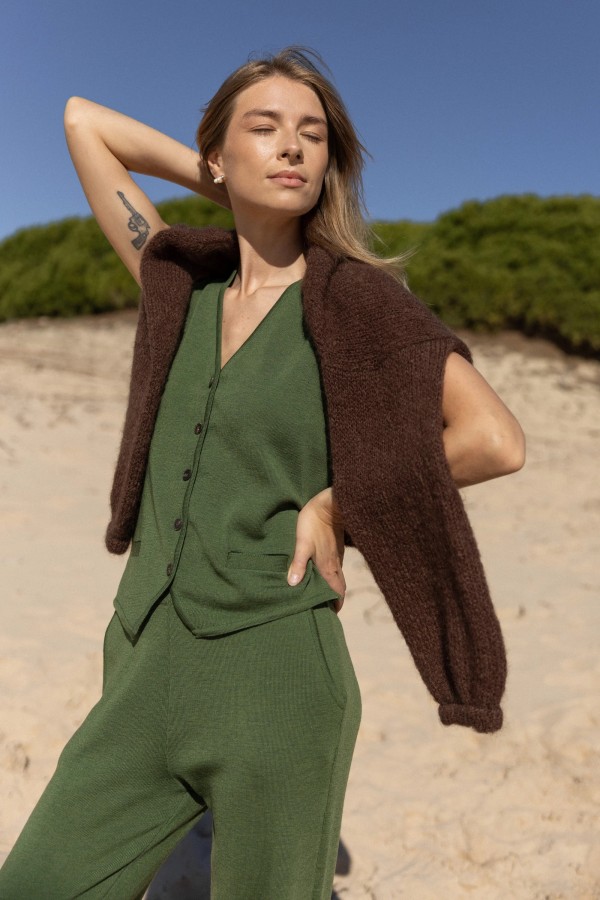 salanida. Galante megzta merino liemenė Žalia alyvuogė