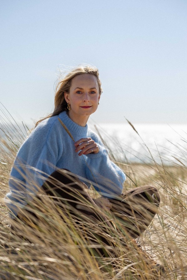 SALANIDA. MELODY MOHEROS MEGZTINIS SALANIDA. MELODY MOHEROS MEGZTINIS