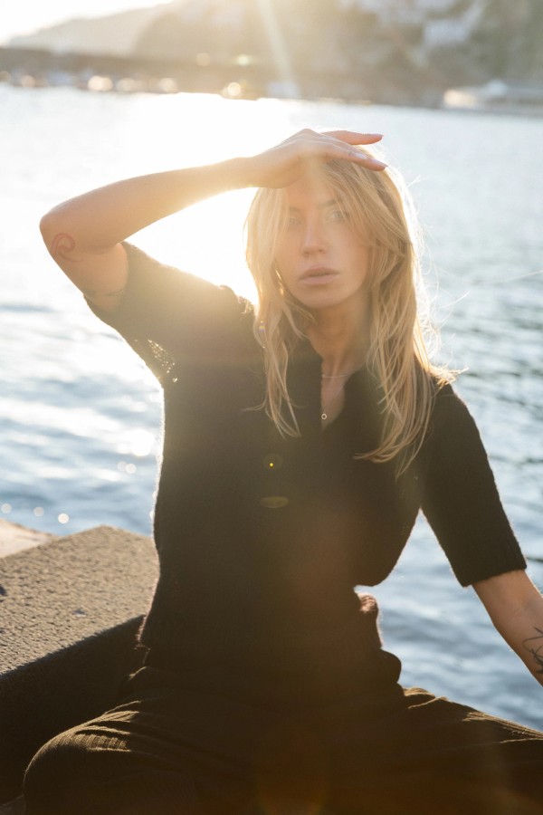 salanida. Melody moheros polo palaidinė