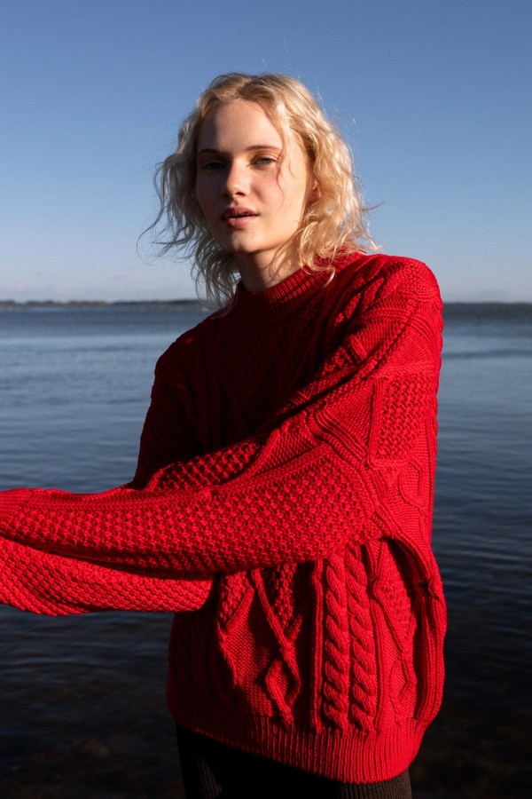 Salanida. Nonna merino vilnos megztinis su pynėmis