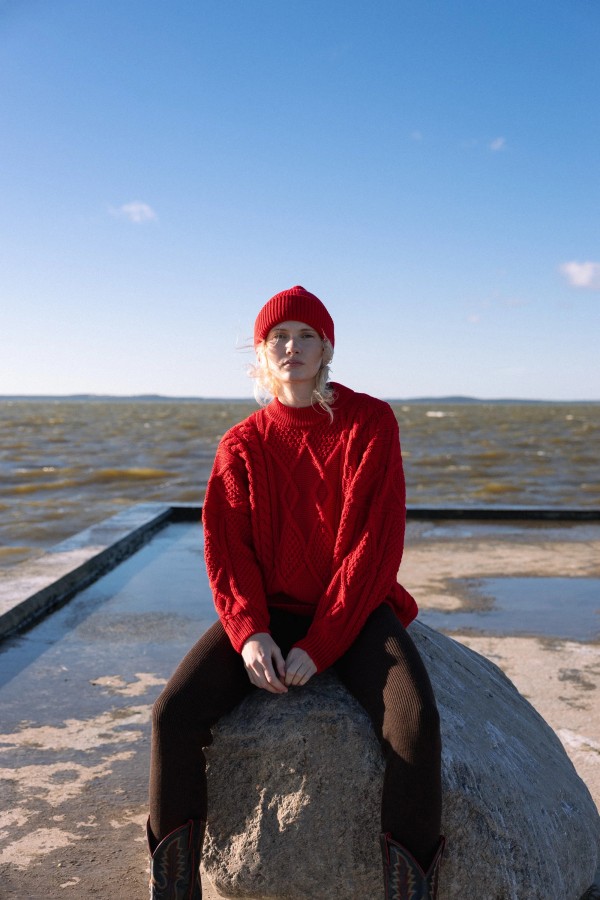 Salanida. Nonna merino vilnos megztinis su pynėmis