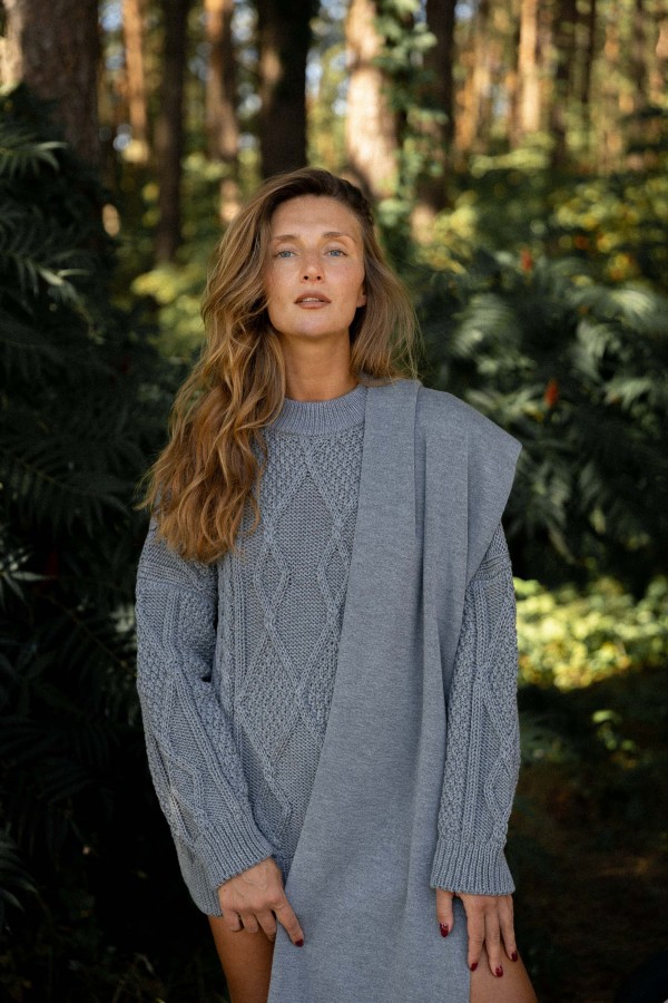 salanida. Nonna merino vilnos megztinis su pynėmis Pilkas