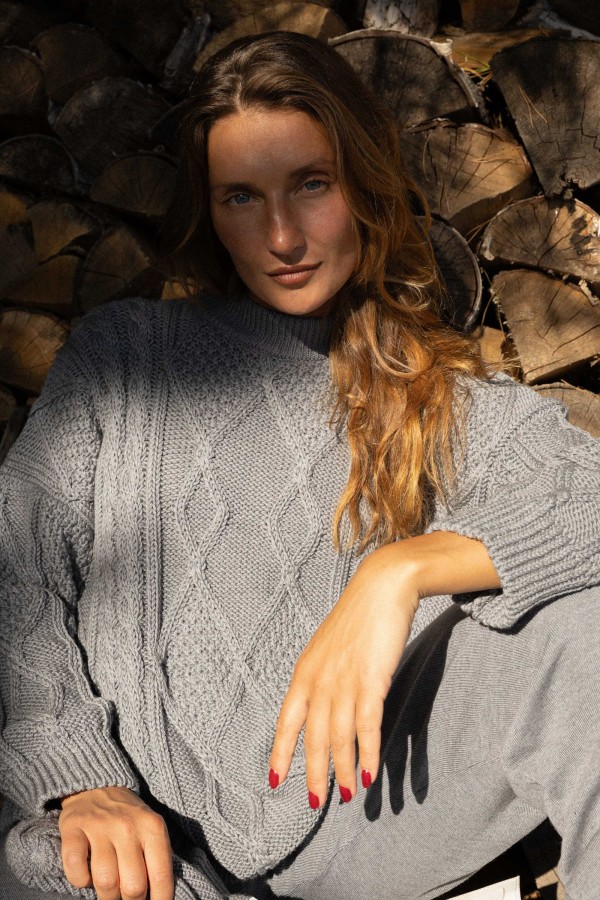 salanida. Nonna merino vilnos megztinis su pynėmis Pilkas