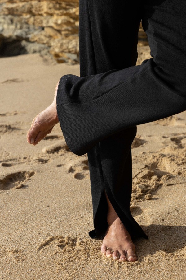 salanida. Ora megztos merino kelnės Juoda salanida. Ora megztos merino kelnės Juoda