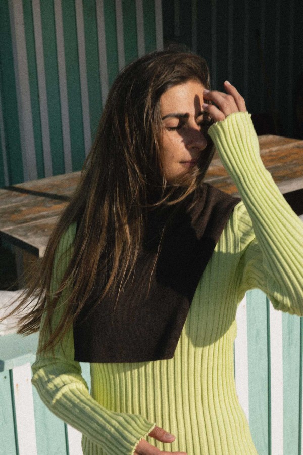 salanida. Punto merino kaklo mova Šokoladas