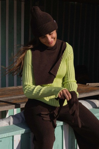 salanida. Punto merino kaklo mova Šokoladas