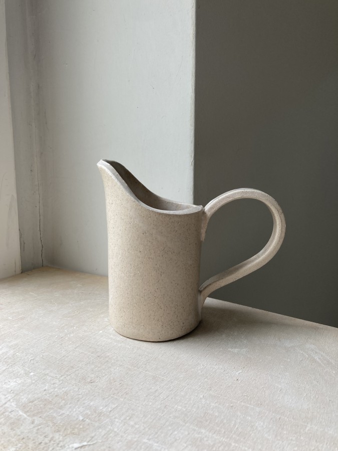 Sense of calm ceramics. Ąsotėlis