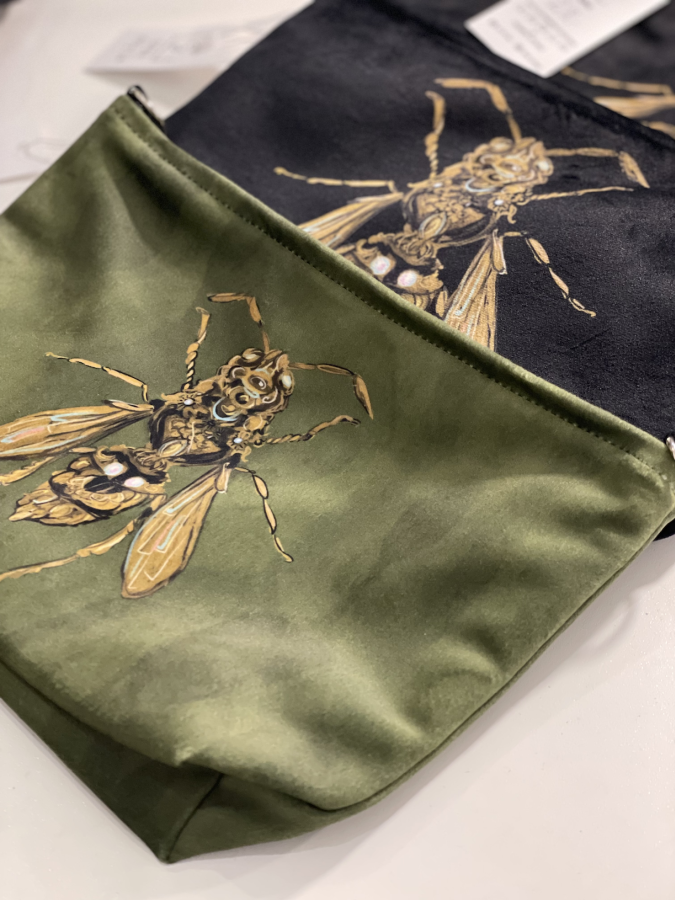 SIDA. Kosmetinė-delninė Bičių karalienė